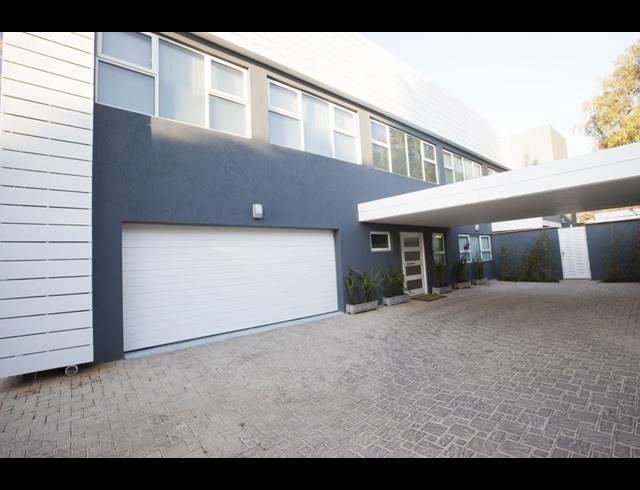 4 BEDROOM HOUSE SOLD IN GALLO MANOR